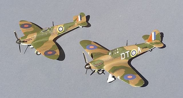 Spitfire & Hurricane - Battle of Britain Pair